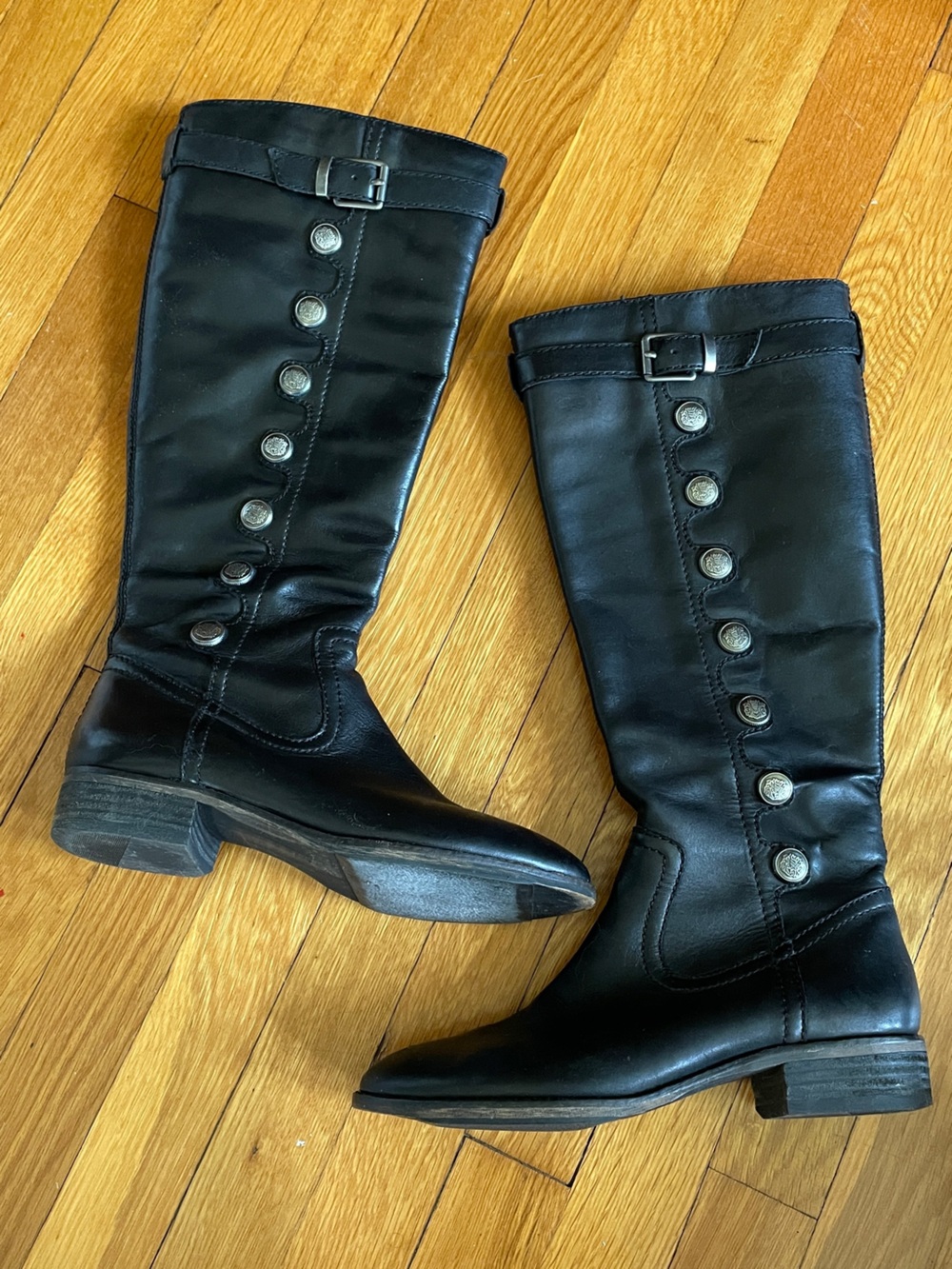 Arturo Chiang //
Goodyear black leather riding knee boots w/buttons side zip 8